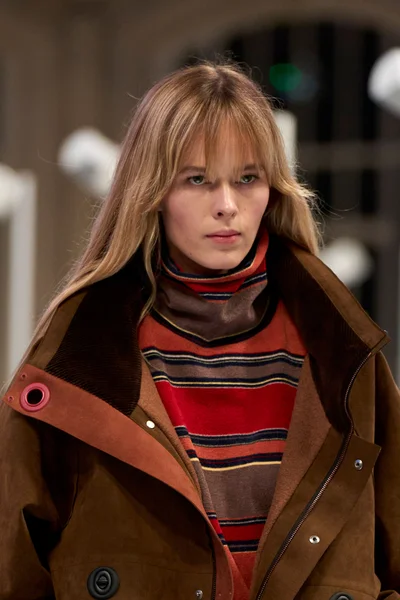 Look 148